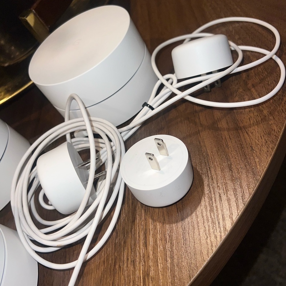 Google Wifi Extender - Picture 3 of 3